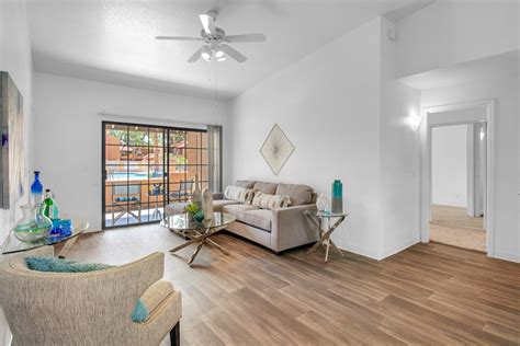 Diamonte on bell - 36% of apartment in Phoenix, AZ cost between $1,501-$2,000. Rentals priced between > $2,000 represent 11% of apartments. Approximately 49% of Phoenix’s apartments cost in the $1,001-$1,500 price range. 5% of rental apartments are priced between $701-$1,000.